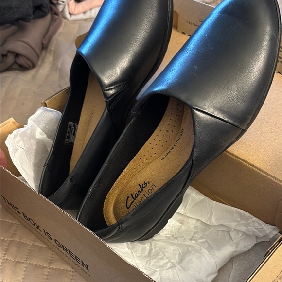 Clarks Black Leather Flats - Picture 4 of 5